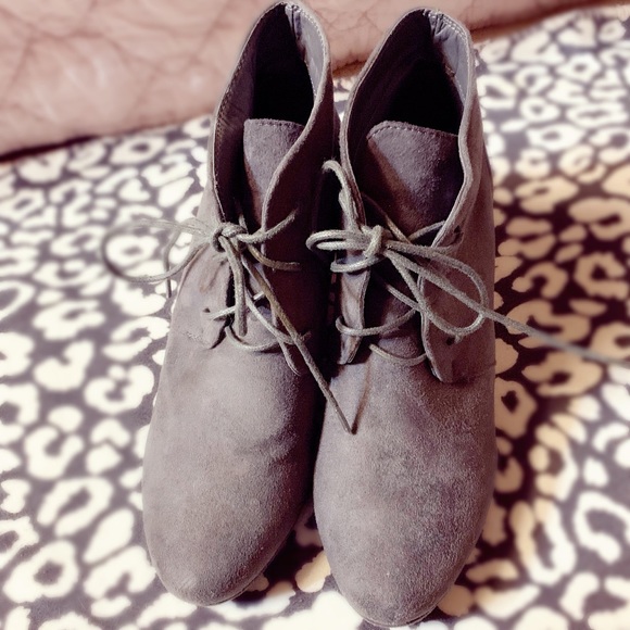 Journee Collection wedge booties - Picture 2 of 3